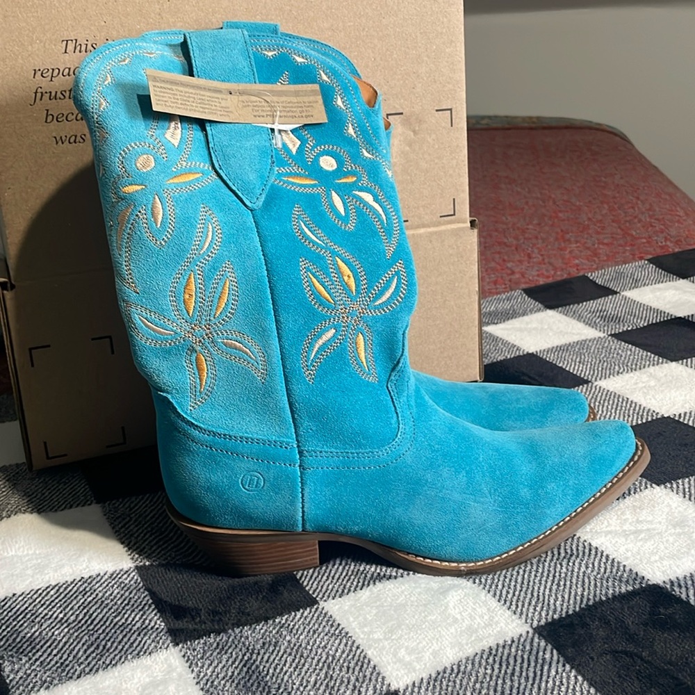 Dingo boots.